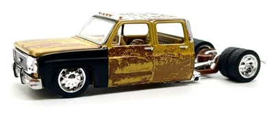 M2 MACHINES 1973 CHEVY CHEYENNE SUPER 30 DUALLY SQUAREBODY BEDLESS PATINA LOOSE - Image 1 of 4