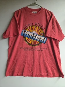 Camiseta De Colección Años 90 Dead River Maine Die Hard Grande Puntada Única 23x28.5 - Imagen 1 de 6