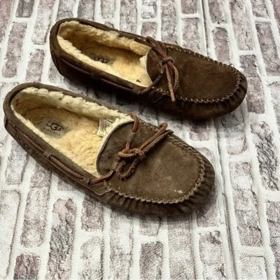 Zapatillas Ugg Dakota Espresso Gamuza Para Mujer 9 Gamuza Piel de Oveja Sin Cordones Sin usar, en Caja Foto 1 de 4
