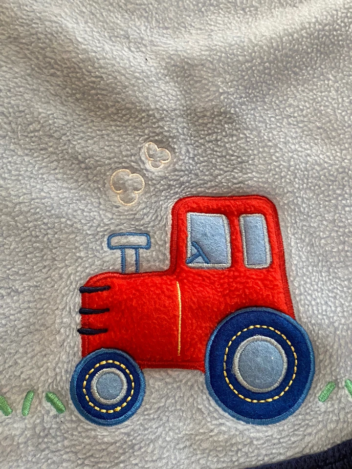 Manta Carter's Child of Mine azul niño bebé rojo tractor polar granja 29x34 Foto 1 de 4