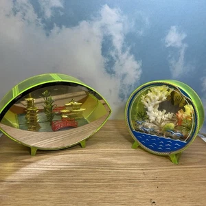 Vintage augenförmiges japanisches Plexiglas Diorama Chinoiserie Ausstellungsgebäude Set - Bild 1 von 13