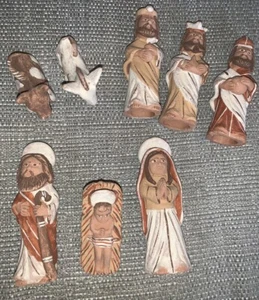 Terracotta Clay Peru Christmas Nativity 8 Piece Set - Handmade / Painted - VGC - Picture 1 of 9