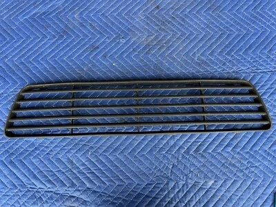 2002-2007 Saturn Vue Lower Front Bumper Grille Cover OEM #621EM - Image 1 of 4