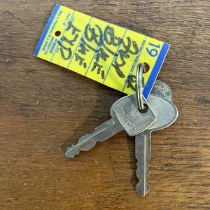 Vintage Set of Automotive Keys Lot of 2 Ford 1982 EXP - Picture 1 of 3