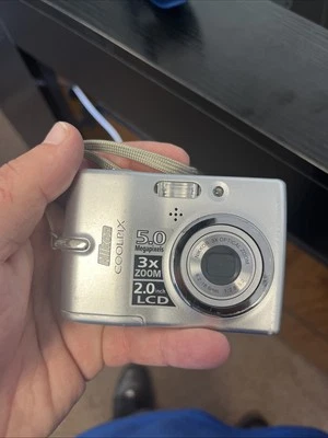 PARTS ONLY Nikon COOLPIX L10 5.0MP Digital Camera - Silver UNTESTED - Image 1 of 2