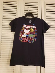 Woodstock Aquarian Exposition Peace Love Classic Rock Music Juniors Size XL - Picture 1 of 4