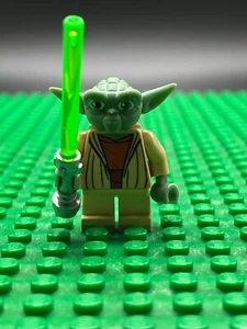 Lego Star Wars "YODA con Sable de Luz" Lote 653 - Imagen 1 de 5