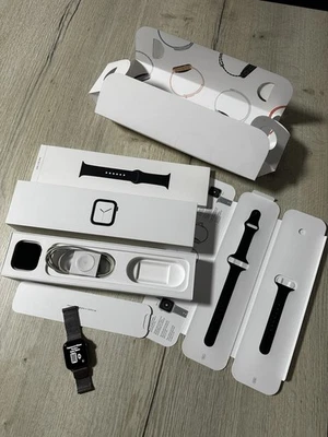 Apple Watch 4 40mm Aluminium Space Gray - Bild 1 von 4