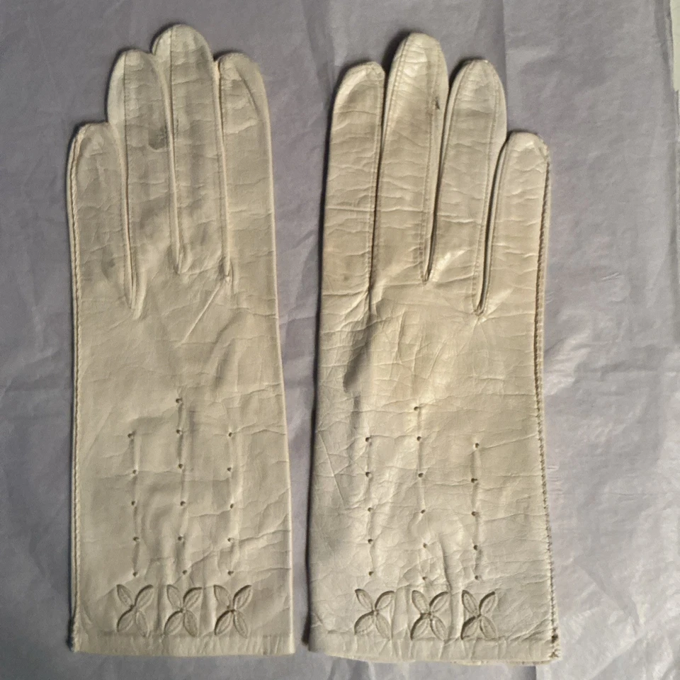 Vintage Kid Leather Ladies Gloves Size 7-1/4 White Made In Germany - Image 1 of 4