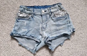 Tolle kurze Jeans Shorts Pailletten Gr. 140 Mädchen verstellbarer Bund 🩵❤️🩷 - Bild 1 von 2