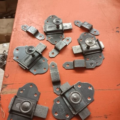 5 ancien verrou  ou targette en fer forgé   New Old Stock 4x8,5 - Photo 1/4