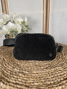 Lululemon Everywhere Fleece Small Black Hüfttasche Bauchtasche Gürteltasche - Bild 1 von 14