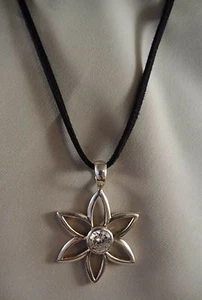 RETIRED S1195 SILPADA Pendant Flower/Star Cubic Zirconia Cntr Sterling Silver  - Picture 1 of 1