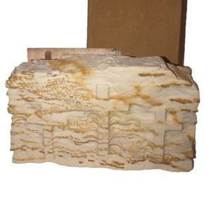 Escultura de piedra de prensa de abadía tres cruces del Gólgota donde Jesús fue crucificado - Imagen 1 de 10