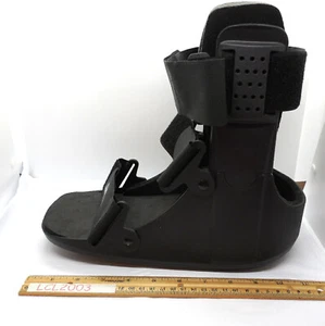 Adult Brace Direct Medium Size 3 Straps 9"Tall 11" Foot Pad 4" Wide Barely Used - Picture 1 of 8