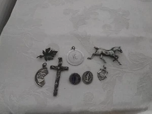 Lotto misto spille e ciondoli argento sterling 20 grammi - Foto 1 di 11