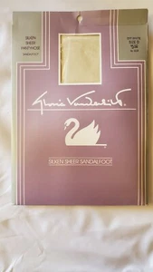 Vintage Gloria Vanderbilt Silken Sheer Pantyhose Sandalfoot Size D Off White - Picture 1 of 2