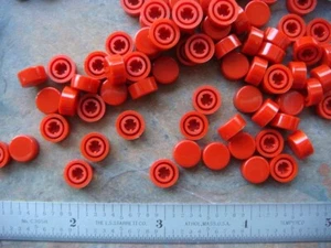 EINE Menge (30) ROT Kunststoff C&K Push On Switch Kappen #465803000 -- Neu und unbenutzt - Bild 1 von 11