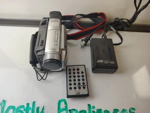JVC Digital Video Mini Cam GR-DVL300EA Camcorder gebraucht getestet - Bild 1 von 13
