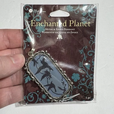 Pingente de colar de contas de lua azul planeta encantado pássaros pretos em voo joias - Imagem 1 de 4