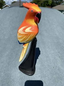 COCKATOO HAND CARVED WOOD TROPICAL SCULPTURE BIRD DECOR TIKI BAR PATIO DECOR - Picture 1 of 2