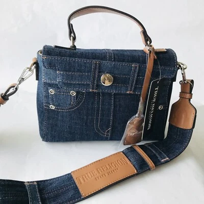 TRUE RELIGION Dk AZUL Jean BOLSILLO BANDOLERA Guitarra Correa Solapa Bolso Denim Nuevo con Etiquetas Foto 1 de 4