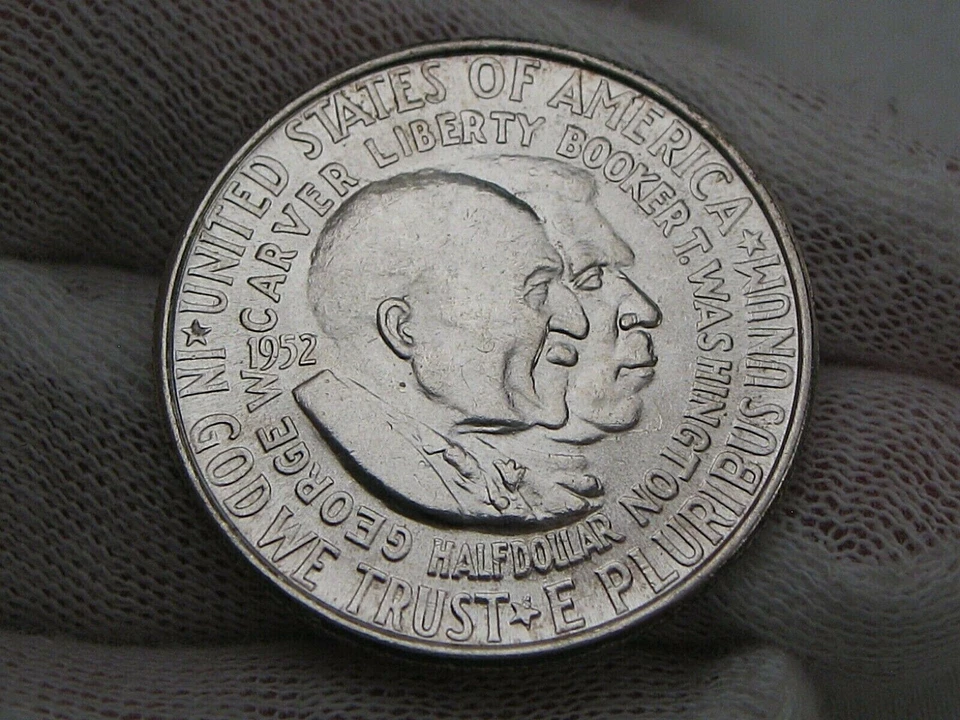 BU 1952 Washington/Carver US Commemorative Half Dollar. #9 - Image 1 of 4