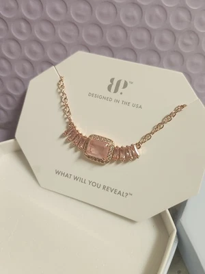 NUEVO COLLAR BOMB PARTY NK56687 OG SUEÑOS PÁLIDOS EN EL HORIZONTE CUARZO ROSA  Foto 1 de 4