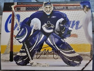 Vancouver Canucks Curtis Sanford Signed 8x10 Photo - Picture 1 of 1