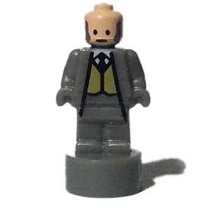 NEW LEGO - MicroFig - Harry Potter - Argus Filch - Statuette / Trophy 71043 - Picture 1 of 1