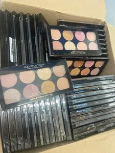 Makeup Revolution London Blush Highlight Palette Bronze 39 packs bulk buy - Picture 1 of 1