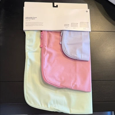 Paquete de 3 bolsas ligeras Lululemon verde colinabo/rosa glaseado/azul sereno nuevas con etiquetas Foto 1 de 4