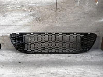 ЦЕНТРАЛЬНАЯ РЕШЕТКА ПЕРЕДНЕГО БАМПЕРА BMW 1 SERIES E82 E88 M SPORT 8045432 - Изображение 1 из 3