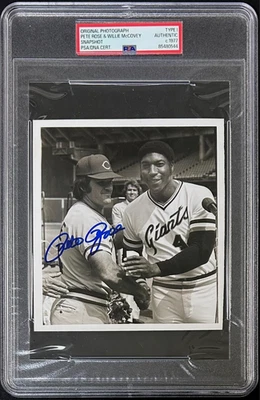 PETE ROSE AUTOGRAPHED ORIGINAL 1977 TYPE 1 PHOTOGRAPH PSA/DNA (WILLIE McCOVEY) - Image 1 of 3