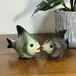 Estatuillas de sal y pimentero de pescado Goebel Angel de colección hechas en Alemania Occidental - Imagen 1 de 9