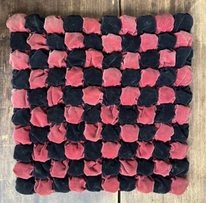 Victorian Table Mat Decorative Textile Rug Puff Quilt Bubble Quilt Circa 1890 - Picture 1 of 23