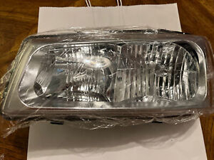 2003-2006 Chevy Silverado Avalanche Model 1500 Headlight Assemblies w/o Bulbs