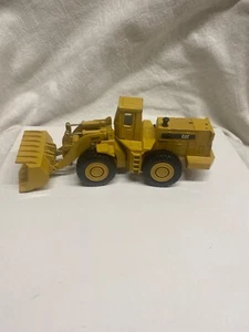 Ertl 1:50 Cat 988B Wheel Loader - Picture 1 of 6