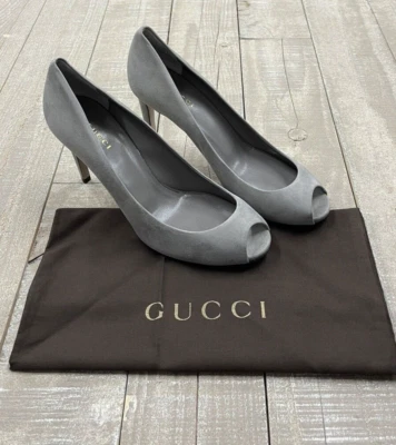 Nuevos zapatos de salón Gucci auténticos de gamuza gris punta abierta talla: 38 (US 8) Foto 1 de 4