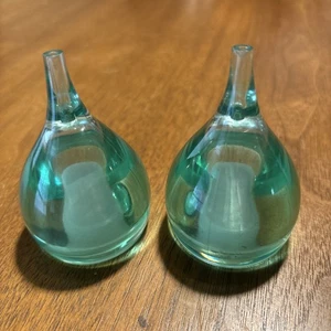 Coctelera vintage verde acrílico, sal y pimienta MCM retro 3” de alto excelente - Imagen 1 de 4