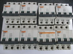 MERLIN GERIN MULTI 9 C60HC C6 C10 C16 C20 C32 C40 C50 C63 10KA TRIPLE POLO MCB'S - Imagen 1 de 3