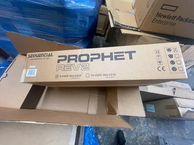 Teclado sintetizador analógico de 8 voces Sequential Prophet REV2 SEQ-2808 NUEVO Foto 1 de 4