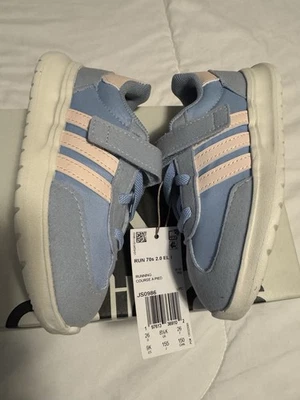 Zapatillas Adidas para niños pequeños talla 9 Foto 1 de 4