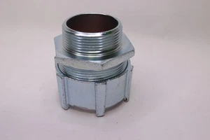 Thomas & Betts Liquidtight Conduit Connector Steel 2-1/2" 5238 - Picture 1 of 1