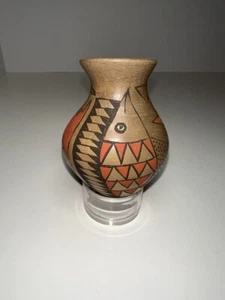 Mata Ortiz Miniatur Glas mit Fisch ca. 3,5"T x 2,5"B - Bild 1 von 3