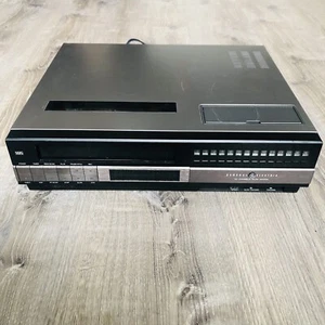 Per Ricambi Videoregistratore VHS Vintage GE General Electric 1VCR5003x Leggi - Foto 1 di 14