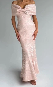 Neu mit Etikett Babyboo Emberly Maxikleid - weicher Pfirsich Größe Large verstellbares Korsett - Bild 1 von 9