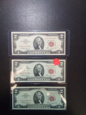 3-1963/U.S.N. Notes Two Are E.F/One Is Au Three Very Nice Red Seals. - Image 1 of 4