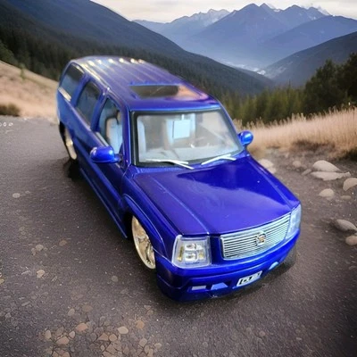 Jada 2002 Cadillac Escalade, синий. Литая модель 1/18 - Изображение 1 из 3