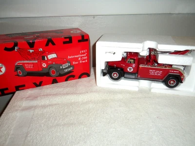 1997 1st Gear "1957 International R-200 (Texaco) Tow Truck" Diecast (1/34th) Foto 1 de 4